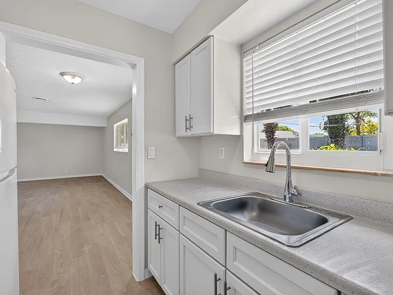 2961 NE 7th Ave #B — Photo 3