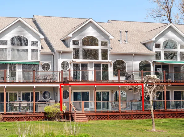 37880 Jefferson Ave, Harrison Township, MI 48045