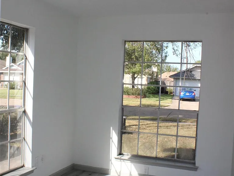 9211 Golden Meadow Dr — Photo 16