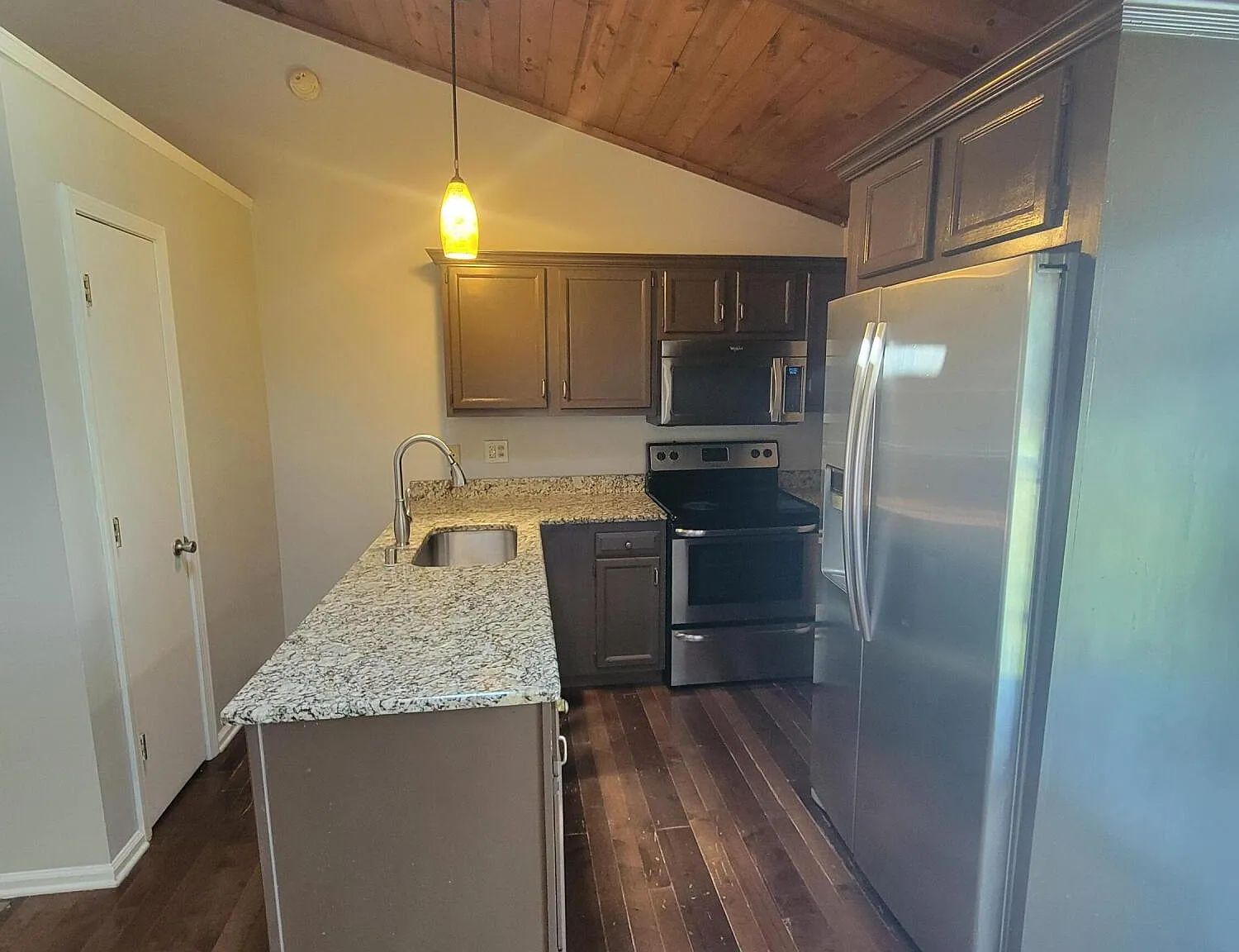 2 bed, 1.5 bath, 522 sqft, $1,475 — Photo 3