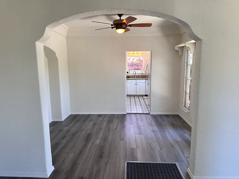 279 Bennett Ave — Photo 2