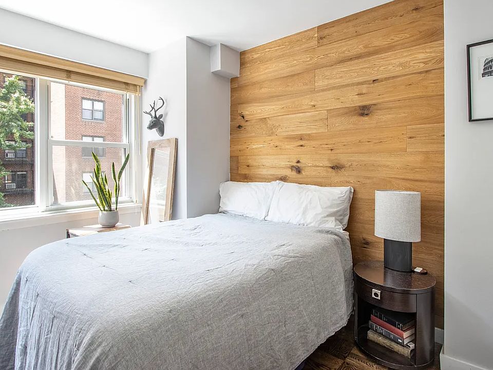 2nd image of 101 W 12th St Suite 3