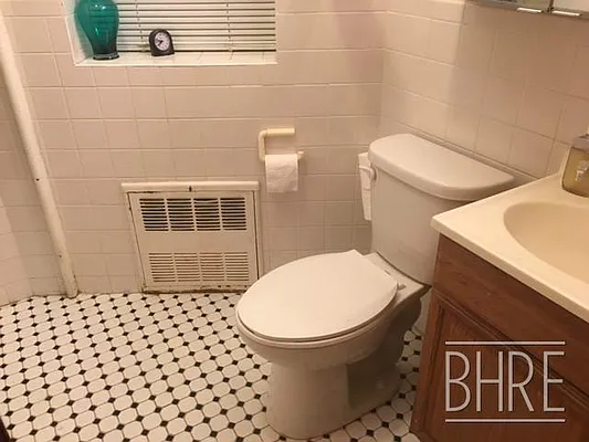 Rented by Brooklyn Heights Real Estate Inc | media 8