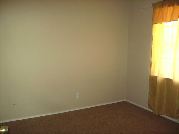 5th image of 7132 Thomas Dr
