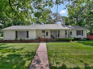 318 N Oakwood Ct, Wichita, KS 67208