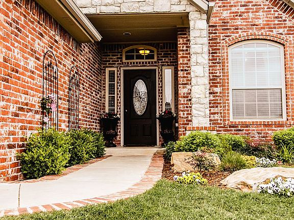 304 Horizon View Ct front 