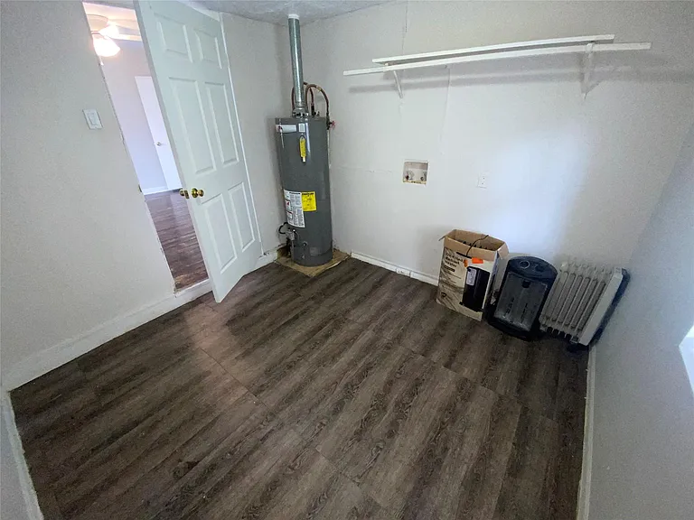 1517 Summer St — Photo 16