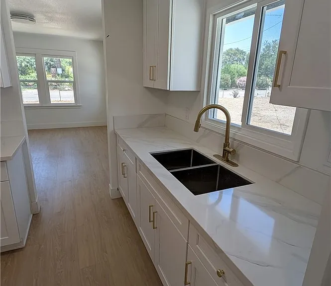 1857 E Victoria Ave — Photo 5