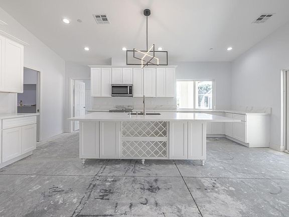 5th image of 61723 Desert Air Rd