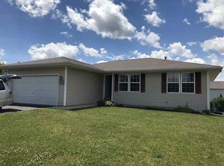 8358 Crooked Bend Rd, Roscoe, IL 61115