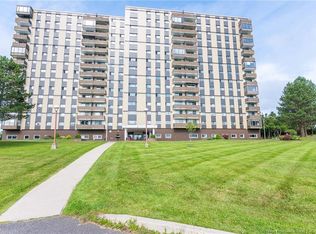 310 Woodward Ave #1214, Saint John, NB E2K 2L1
