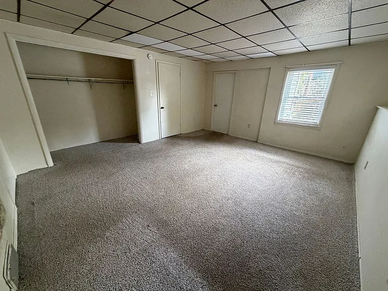 412 E Maiden St — Photo 10