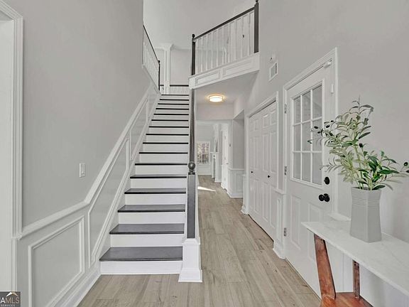 5th image of 5696 Kilrush Ct SE