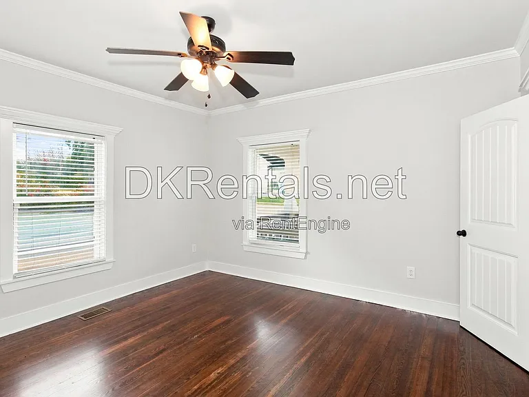 1845 Vesta Ave — Photo 9
