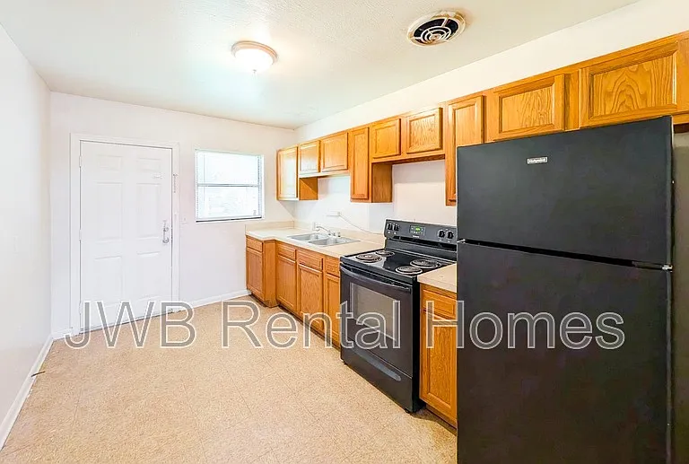 5432 Alpha Ave — Photo 2