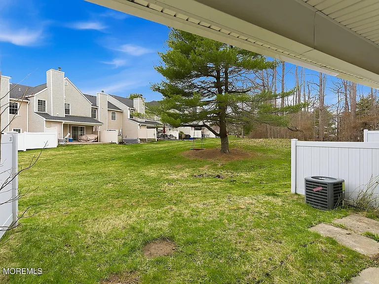 280 Fairfield Pl — Photo 22