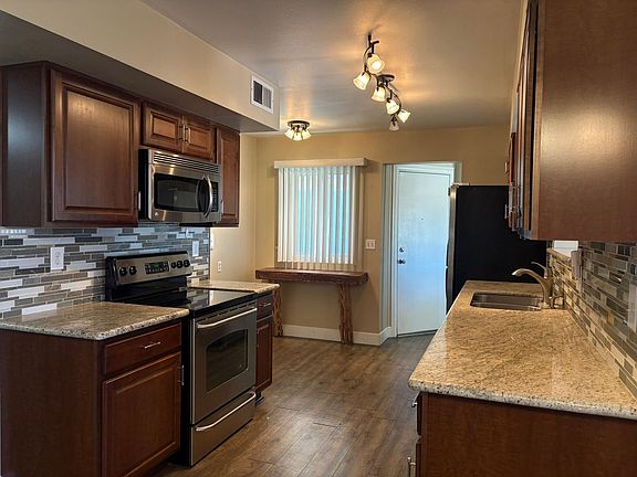 3rd image of 11418 N 109th Ave