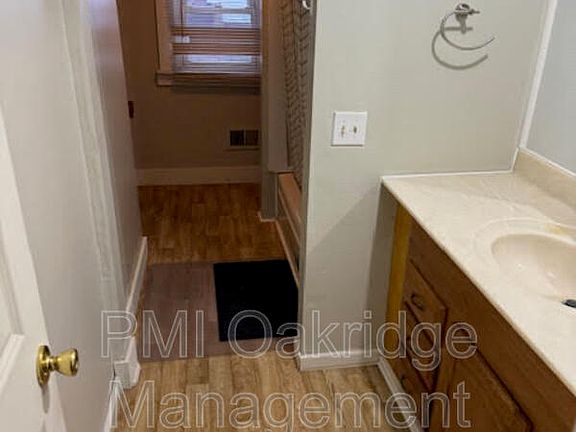 3rd image of 229 1/2 S Wayne St