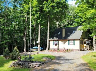 129 Mountain Dr, Greentown, PA 18426