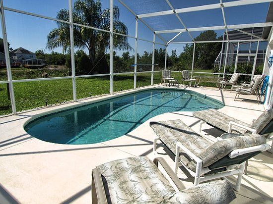 AM4P221BC-private-screened-in-patio-with-pool