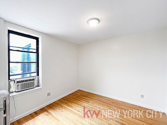 5th image of 45 Bay 28 St #D4
