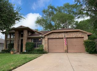 6300 Mercedes Dr, Arlington, TX 76001