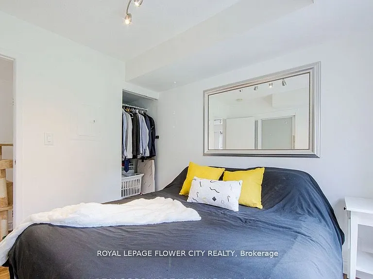 34 Western Battery Rd #423 — Photo 12