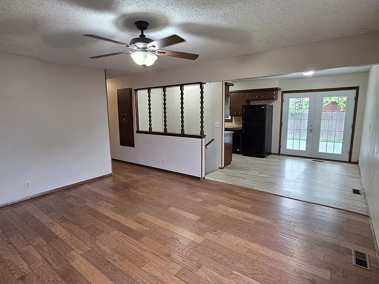 3009 S Gordon Ave — Photo 9