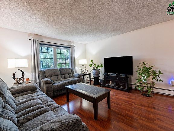 4th image of 4532 Dartmouth Dr
