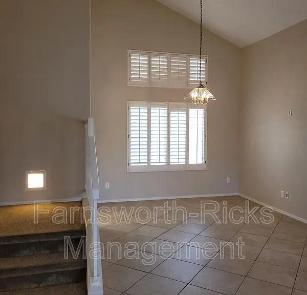 1270 W Flintlock Way — Photo 4