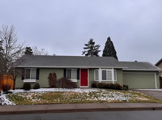 919 S 37th Pl, Springfield, OR 97478