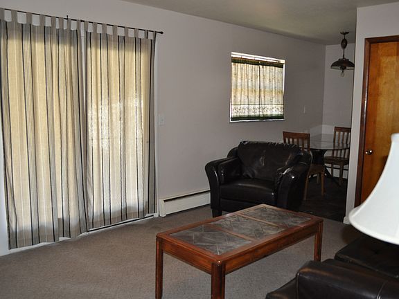 2nd image of 121 Shawnee Trl