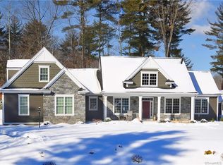 21 Gableview Ln, Southwick, MA 01077