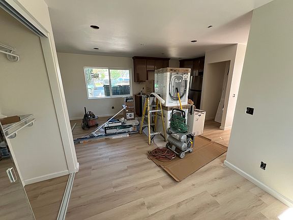 5th image of 25085 Prospect Ave #2