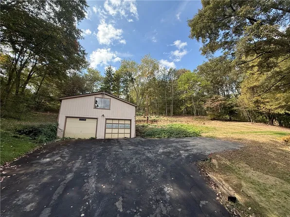 104 Marie Ln, Evans City, PA 16033