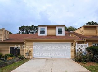 1609 Burnstone Dr, Stone Mountain, GA 30088