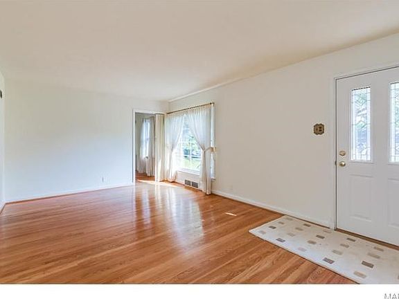 3rd image of 6936 Greenholly Dr