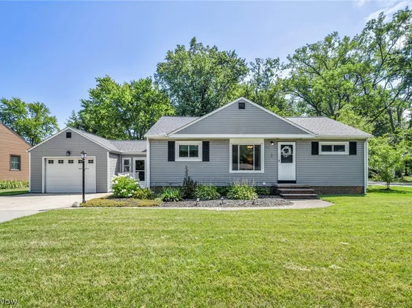 6033 Stearns Rd, North Olmsted, OH 44070
