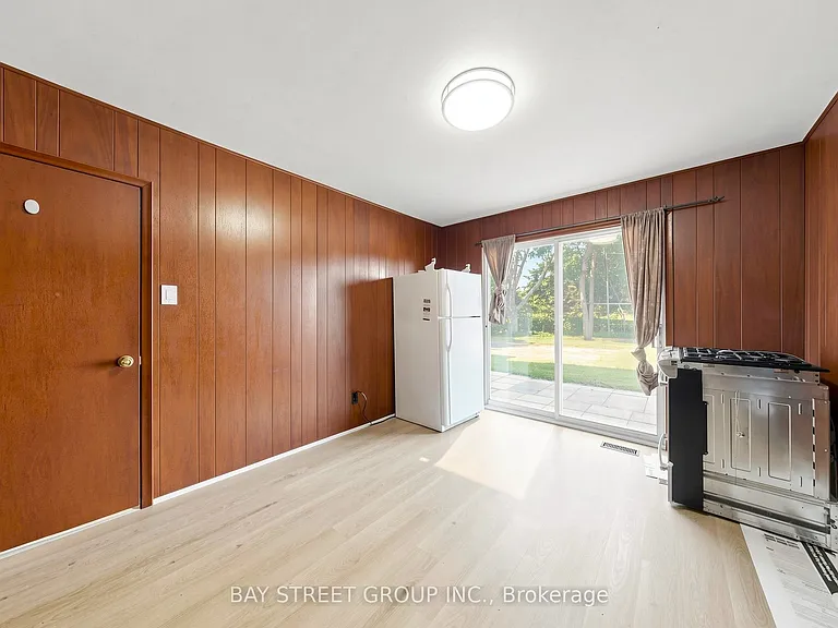 55 Baybrook Cres — Photo 15