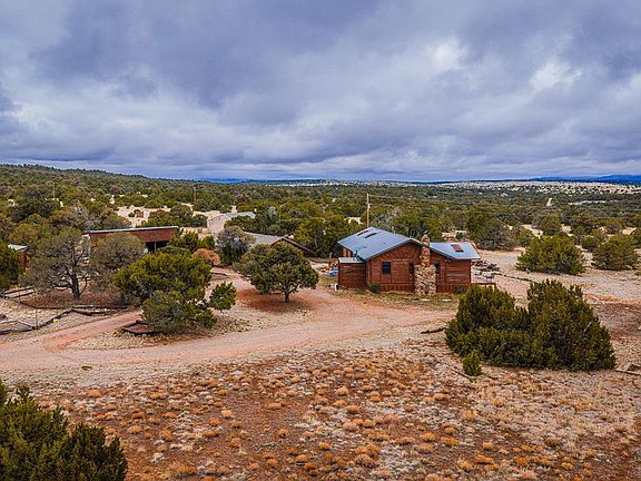 3rd image of 105 Los Vaqueros Cir