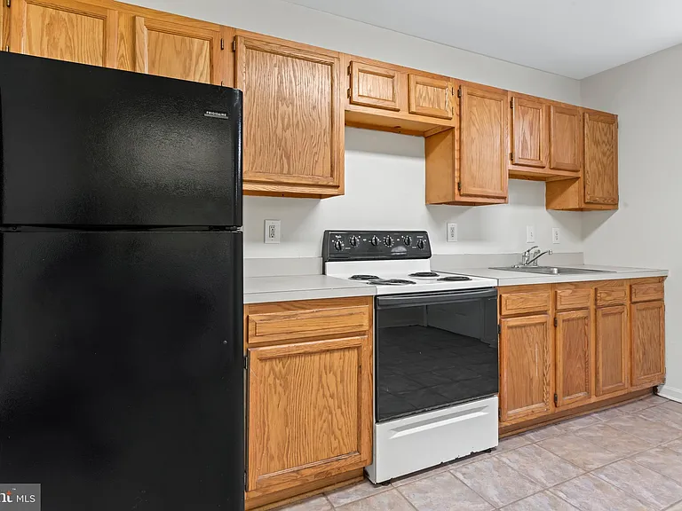 4502 Henderson Rd — Photo 55