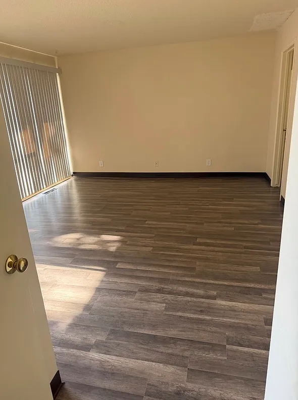 2 bed, 1300 sqft, $1,400 — Photo 4