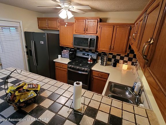 4th image of 2572 Winwood Cv
