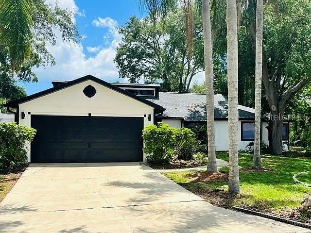 8240 Cypress Lake Dr — Photo 1