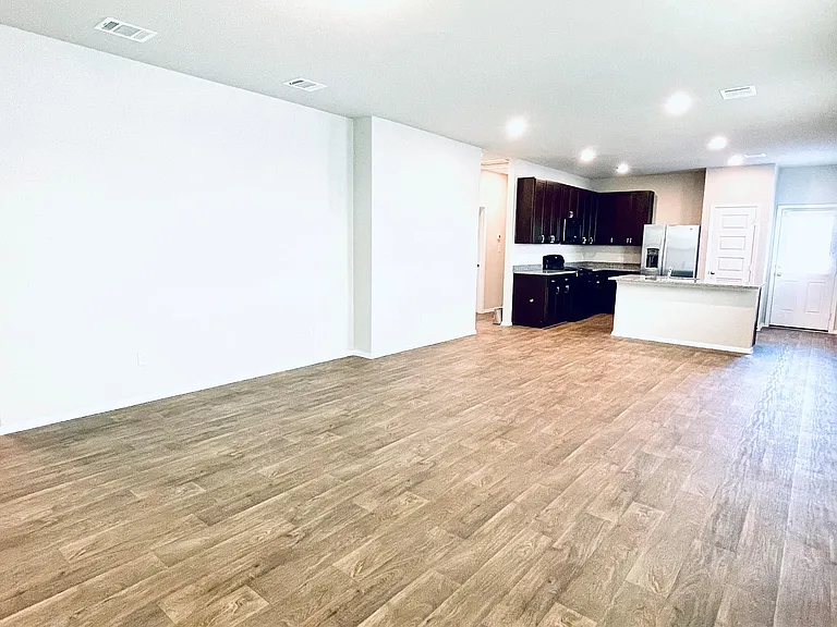 117 Huckleberry Ln — Photo 2