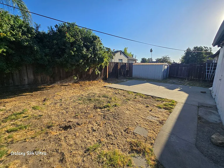 2618-2620 Magnolia St — Photo 9