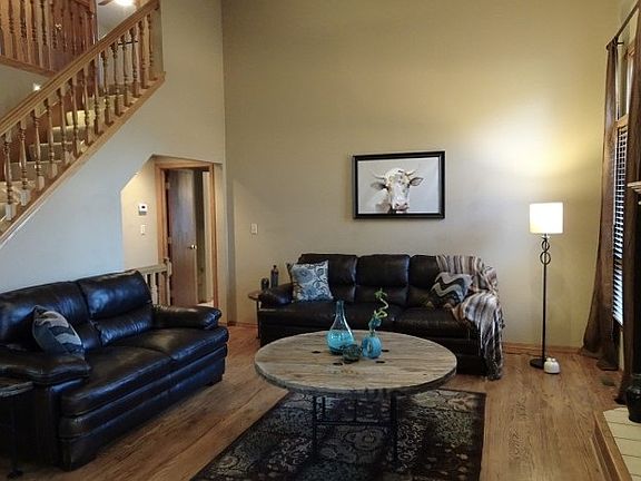 3rd image of 1802 N Kendrick Ln