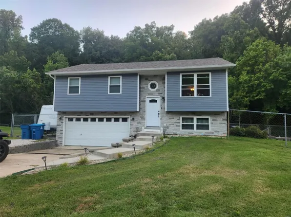 1004 E Ofallon Dr, Caseyville, IL 62232