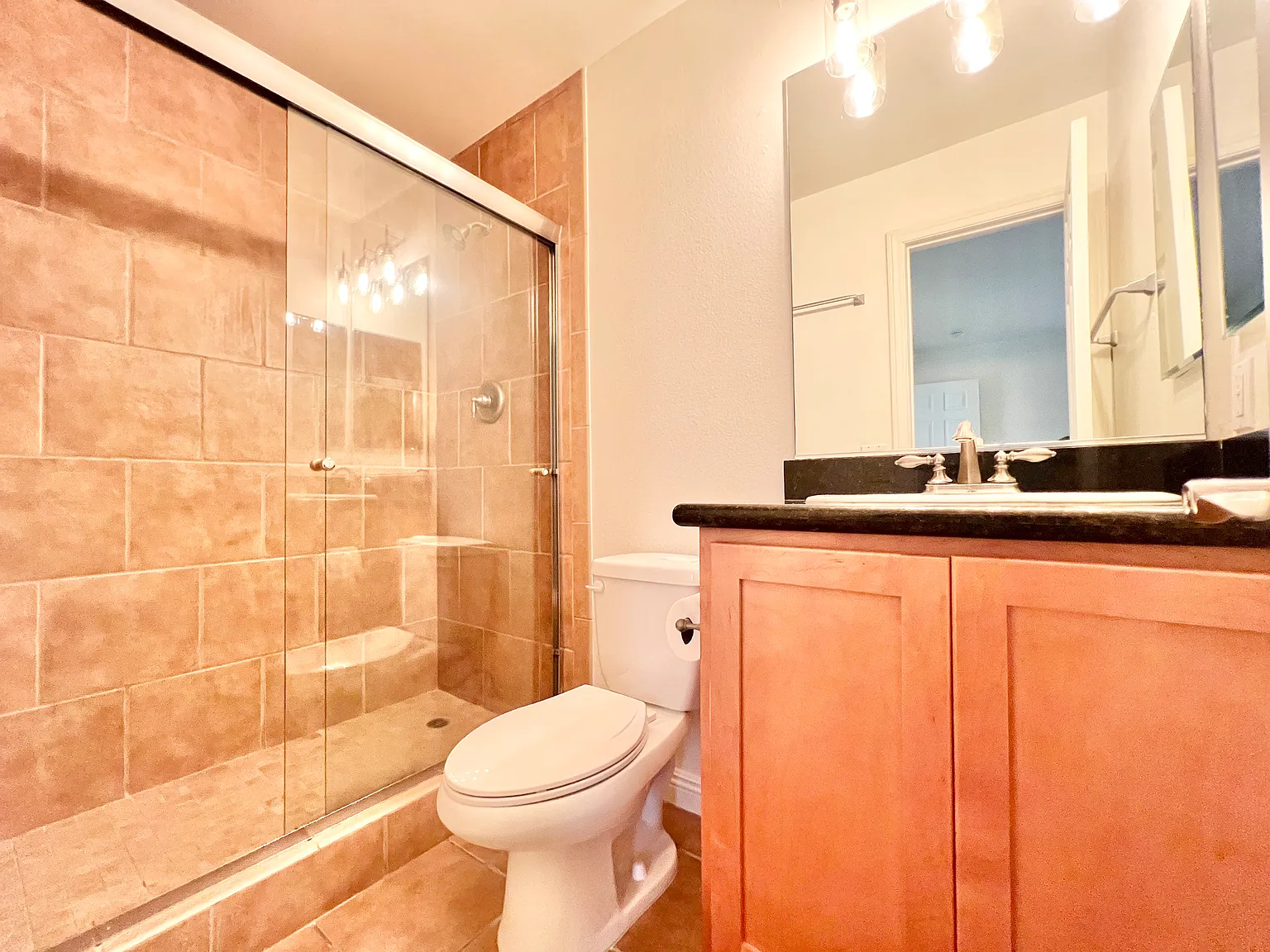 2 bed, 726 sqft, $2,900 — Photo 4