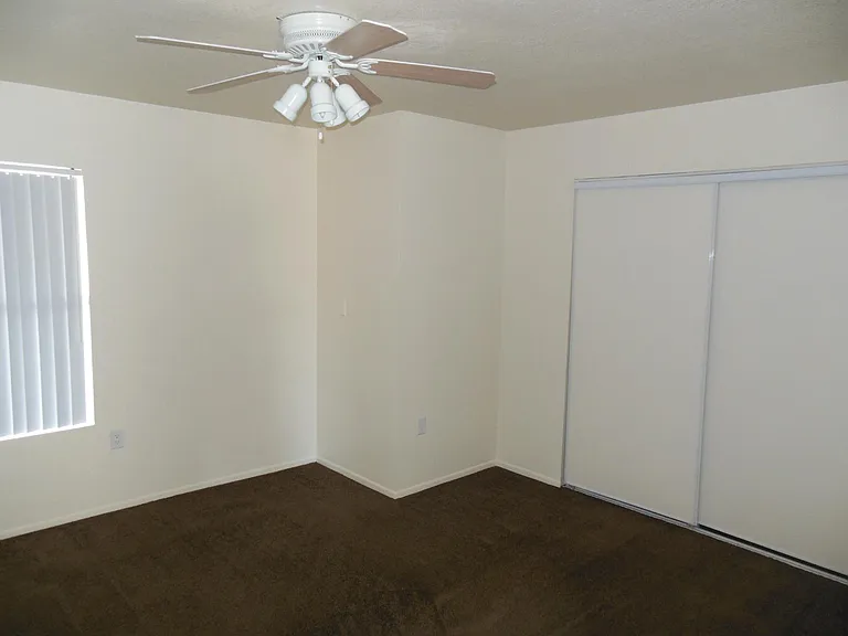 501 N 64th Pl — Photo 4